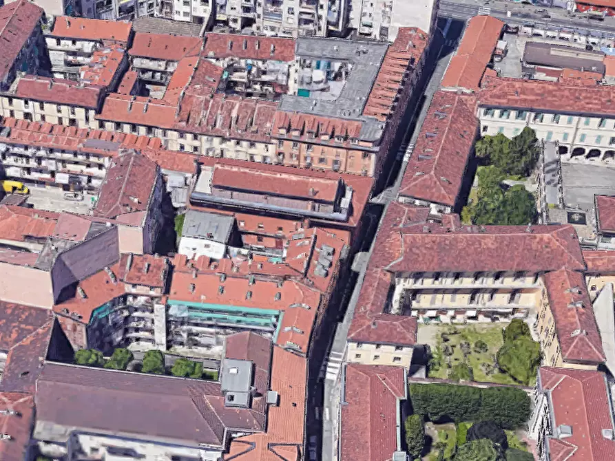 Immagine 12 di Magazzino in vendita  in Via Cottolengo a Torino