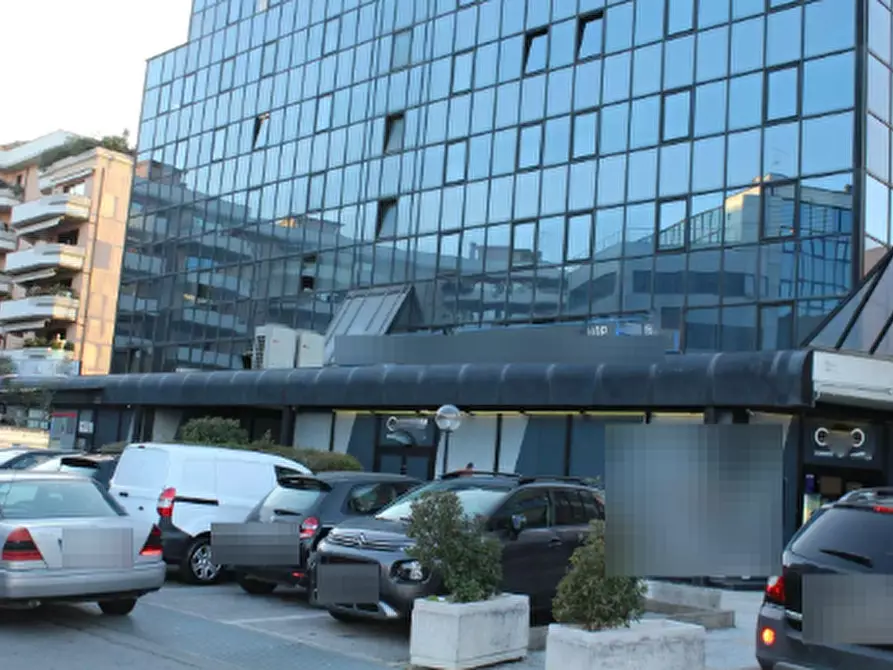 Immagine 10 di Posto auto in vendita  in Viale Montegrappa a Prato