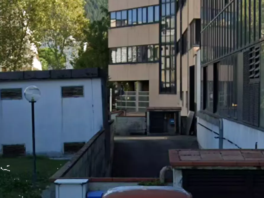 Immagine 6 di Posto auto in vendita  in Viale Montegrappa a Prato