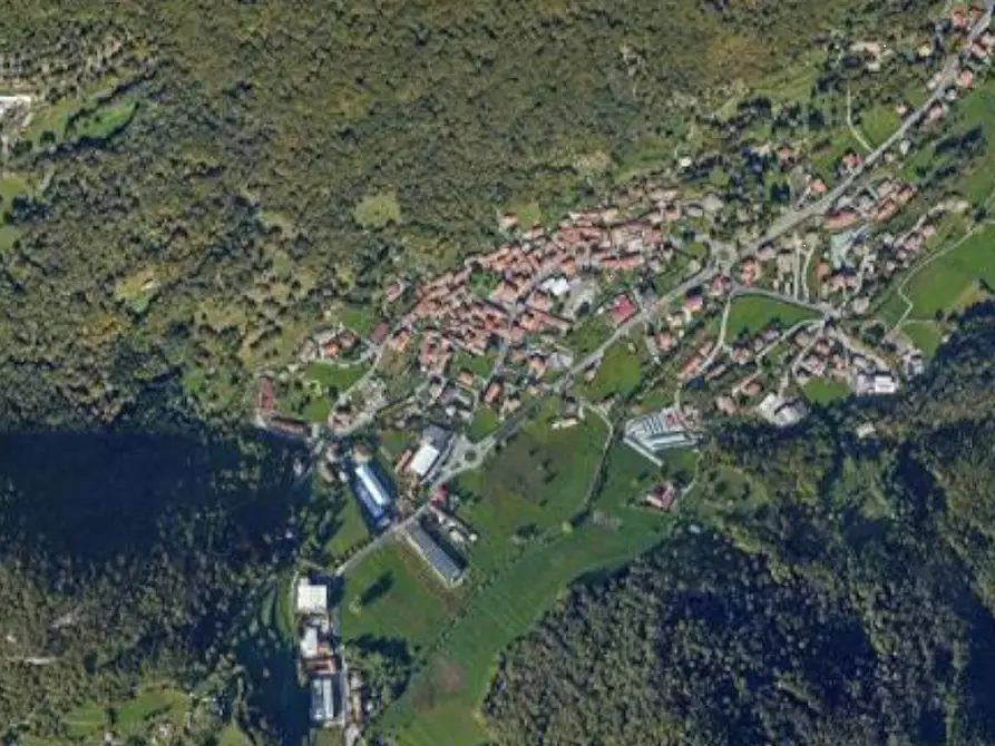 Immagine 3 di Stabile in vendita  in Via Valle a Valbrona