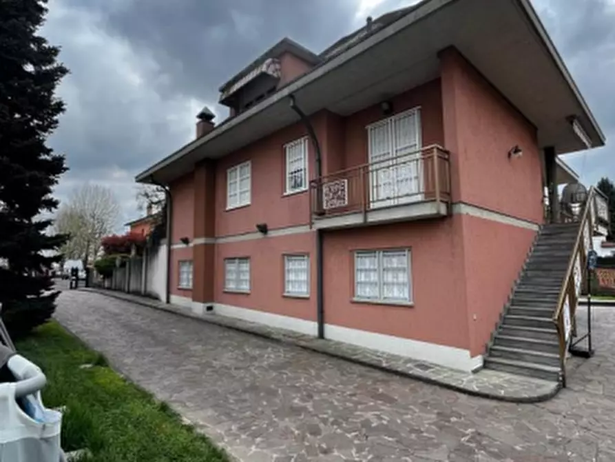 Immagine 2 di Appartamento in vendita  in Via N. Sauro a Bregnano