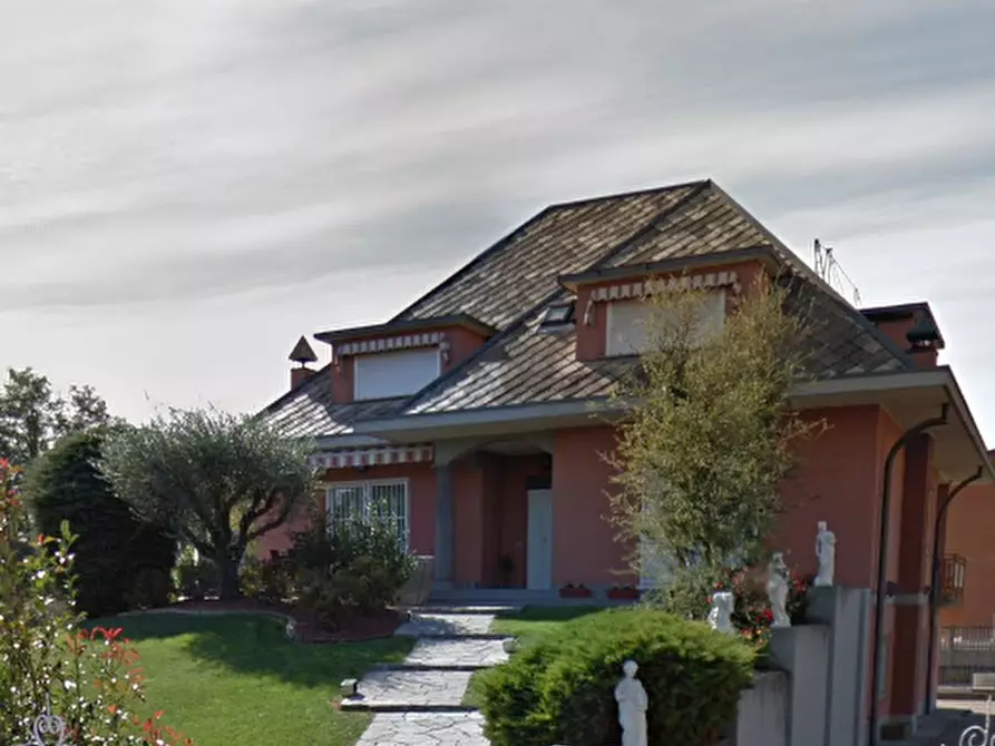 Immagine 1 di Appartamento in vendita  in Via N. Sauro a Bregnano