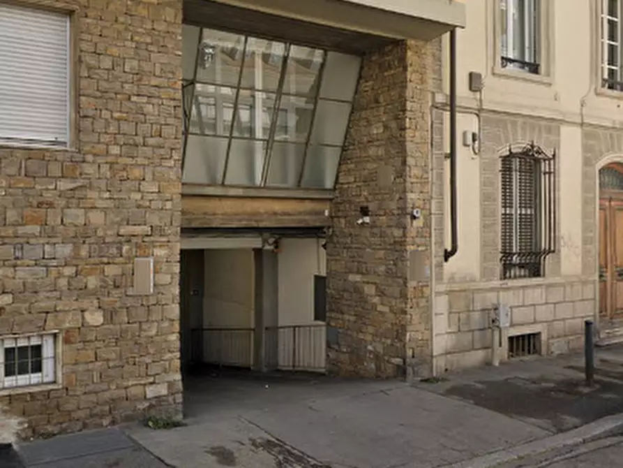 Immagine 5 di Posto auto in vendita  in Via Vittorio Alfieri a Firenze