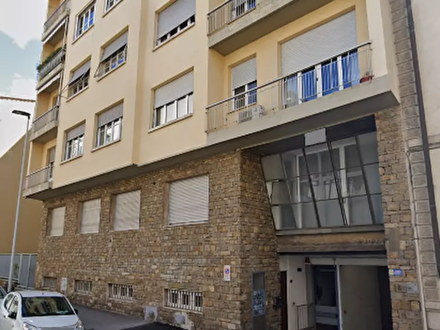 Immagine 3 di Garage in vendita  a Firenze