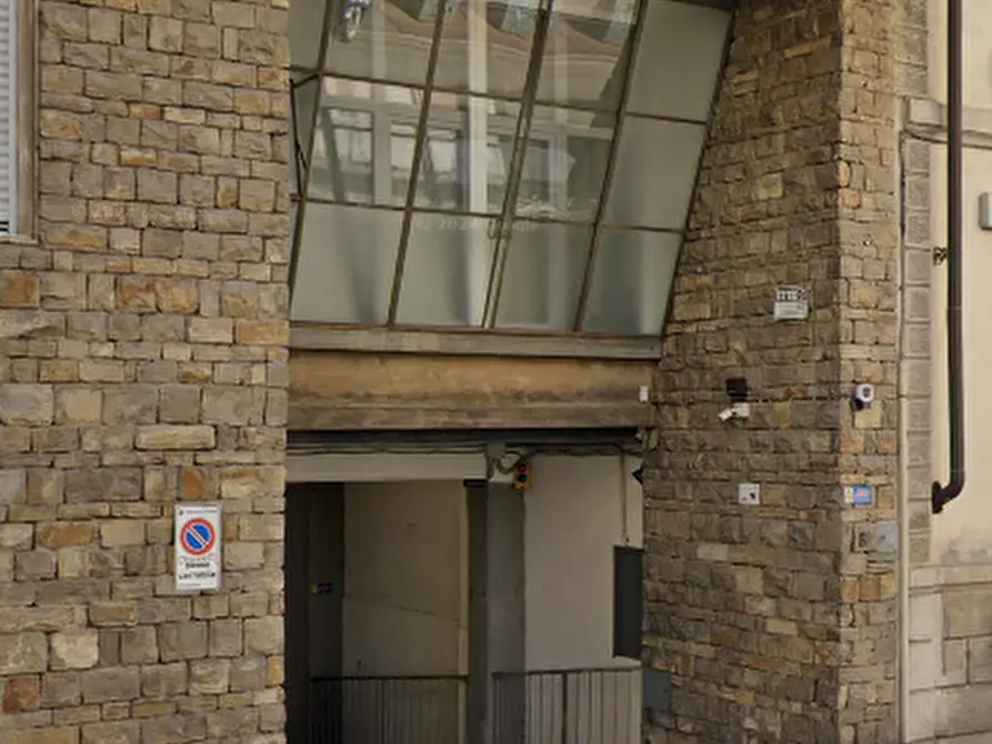Immagine 5 di Garage in vendita  a Firenze
