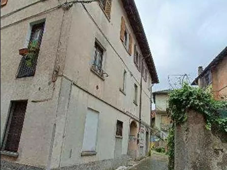 Immagine 2 di Appartamento in vendita  in Via Umberto a Lurate Caccivio