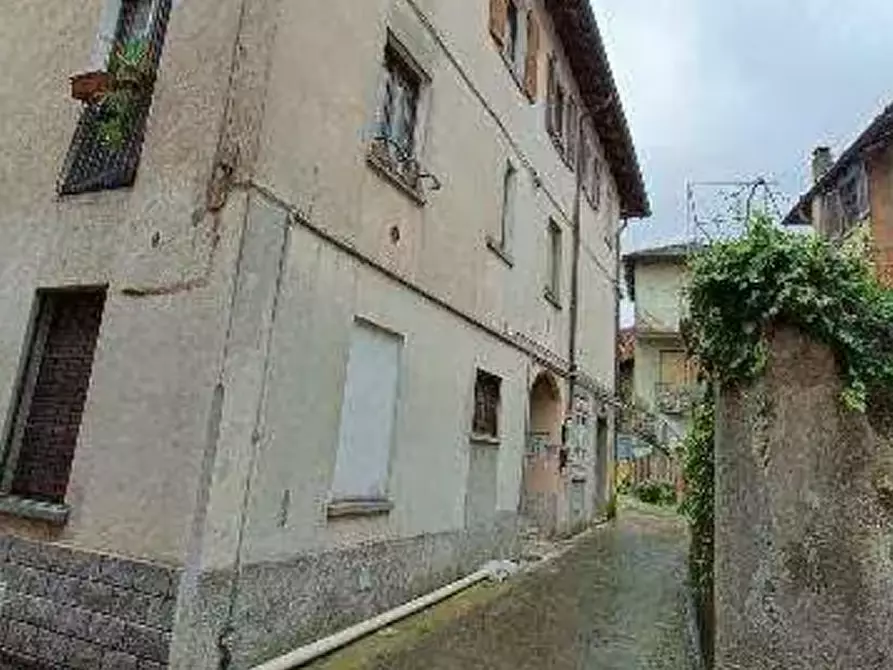 Immagine 5 di Appartamento in vendita  in Via Umberto a Lurate Caccivio