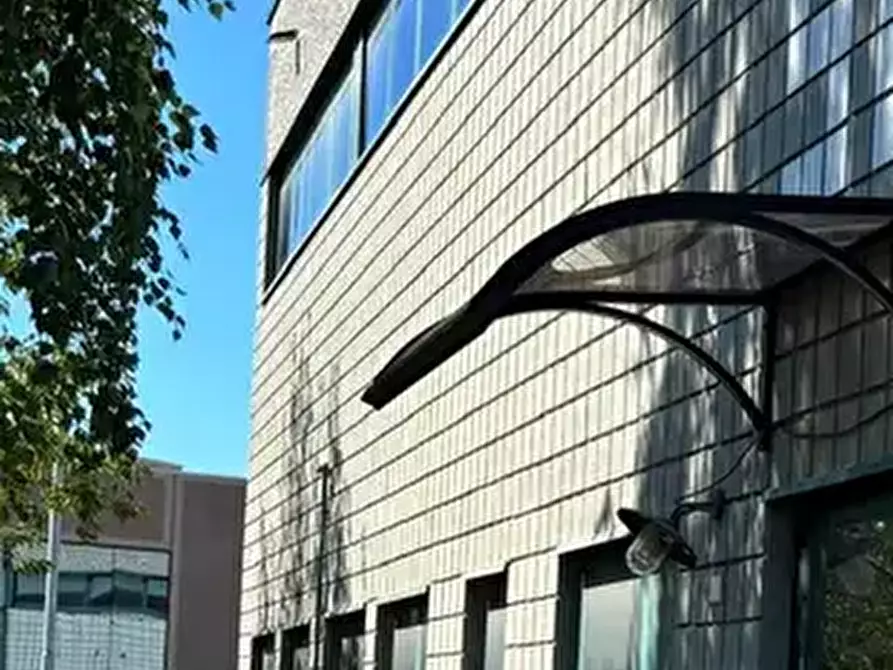 Immagine 2 di Capannone industriale in vendita  in Via Aldo Moro a Appiano Gentile