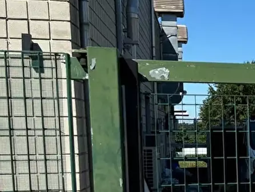 Immagine 9 di Capannone industriale in vendita  in Via Aldo Moro a Appiano Gentile