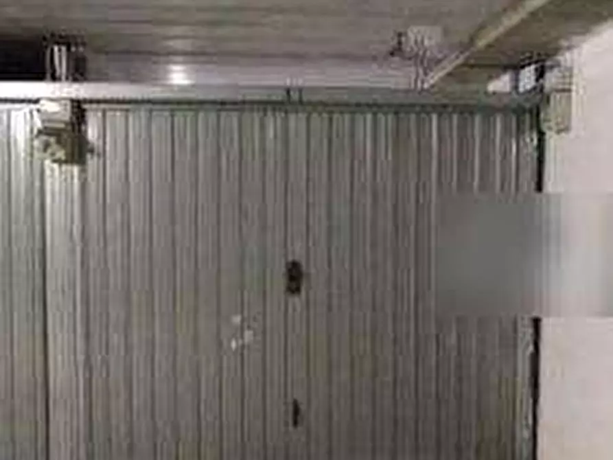 Immagine 1 di Garage in vendita  in Via di Grotta di Gregna a Roma