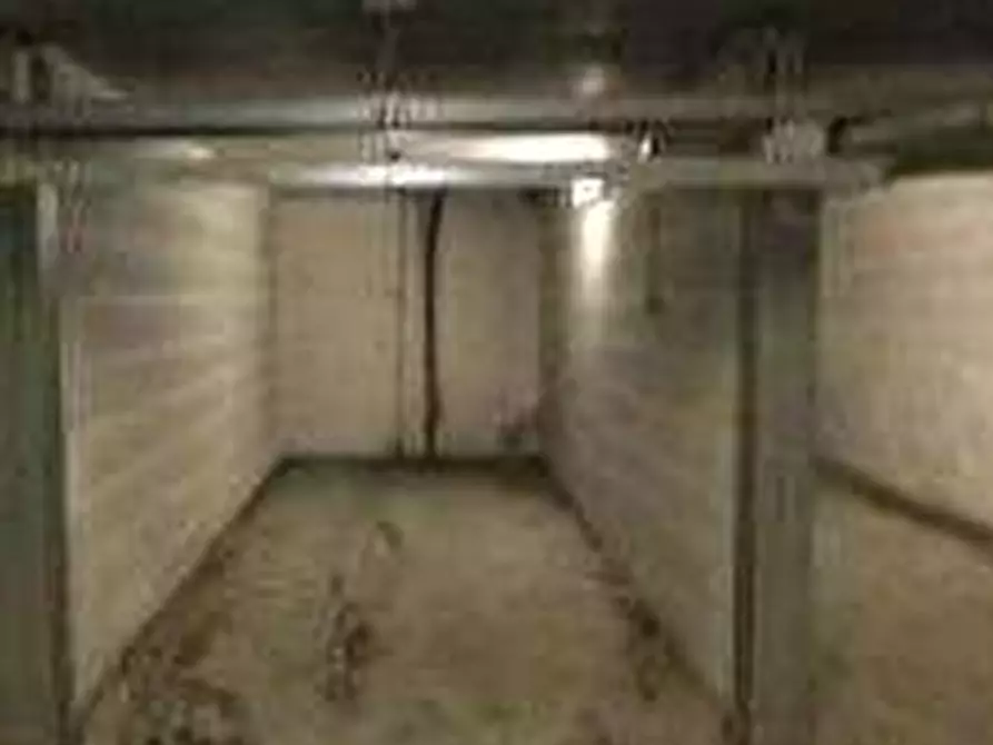 Immagine 1 di Garage in vendita  in Via di Grotta di Gregna a Roma