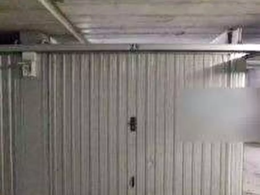 Immagine 1 di Garage in vendita  in Via di Grotta di Gregna a Roma