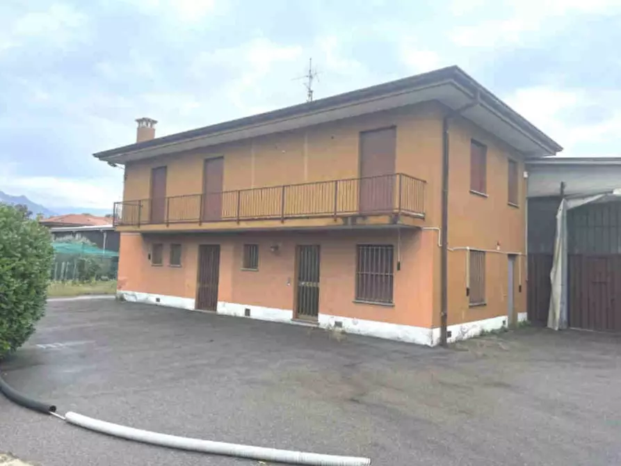 Immagine 1 di Appartamento in vendita  in Via XXV Aprile a Annone Di Brianza
