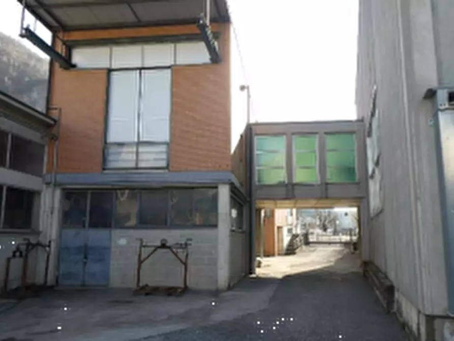 Immagine 2 di Capannone industriale in vendita  in Via Leonardo Vassena a Valmadrera