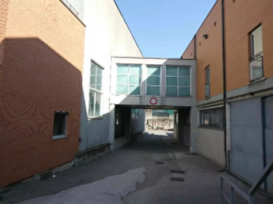 Immagine 4 di Capannone industriale in vendita  in Via Leonardo Vassena a Valmadrera