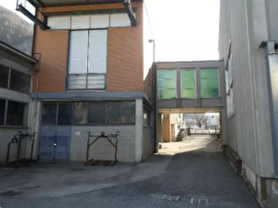 Immagine 5 di Capannone industriale in vendita  in Via Leonardo Vassena a Valmadrera