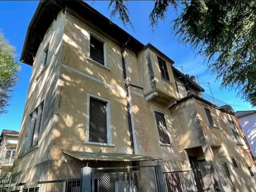 Immagine 2 di Casa indipendente in vendita  in Viale Verbano a Gavirate