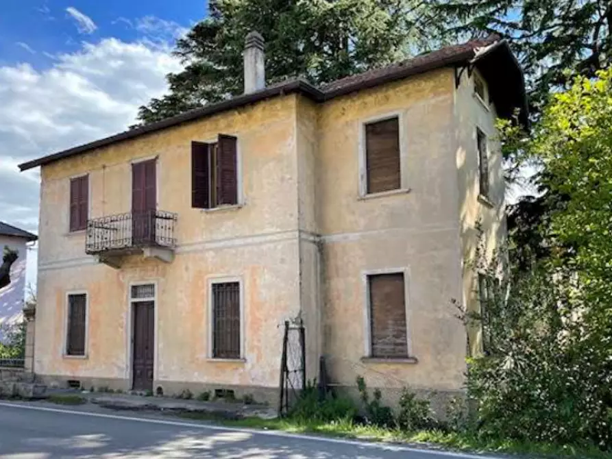Immagine 3 di Casa indipendente in vendita  in Viale Verbano a Gavirate
