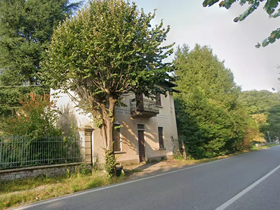 Immagine 6 di Casa indipendente in vendita  in Viale Verbano a Gavirate