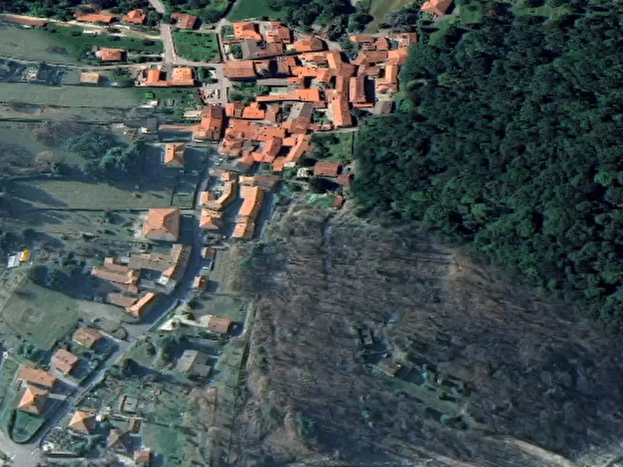 Immagine 10 di Appartamento in vendita  in Via Libertà  a Casalzuigno