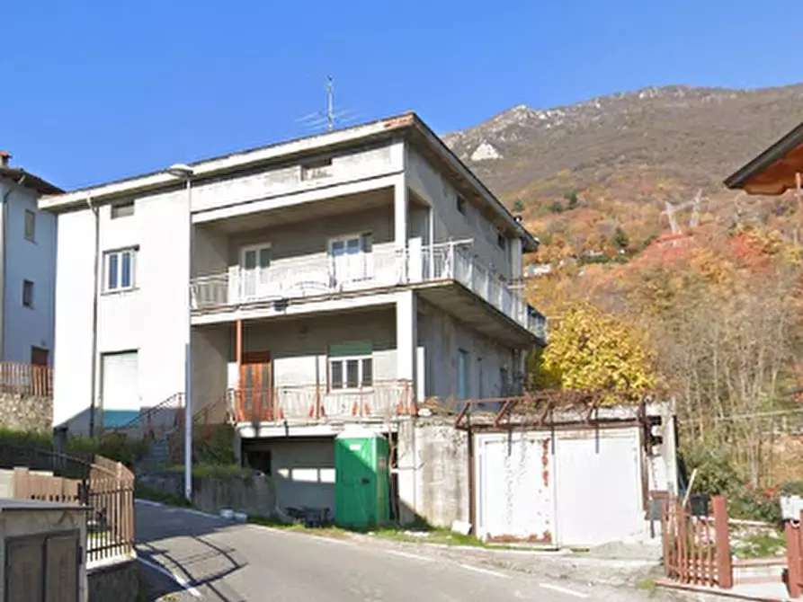 Immagine 14 di Casa indipendente in vendita  in via Casucco a Almenno San Bartolomeo