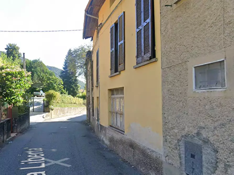 Immagine 1 di Appartamento in vendita  in Via Libertà  a Casalzuigno