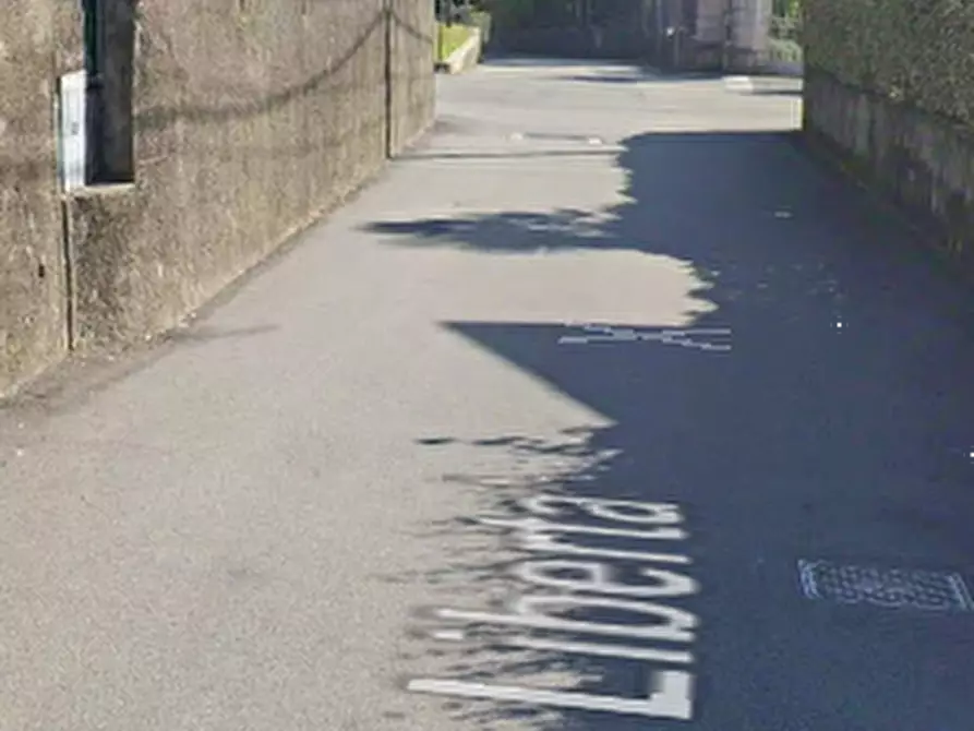 Immagine 7 di Negozio in vendita  in Via libertà  a Casalzuigno