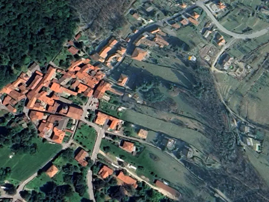 Immagine 12 di Negozio in vendita  in Via libertà  a Casalzuigno