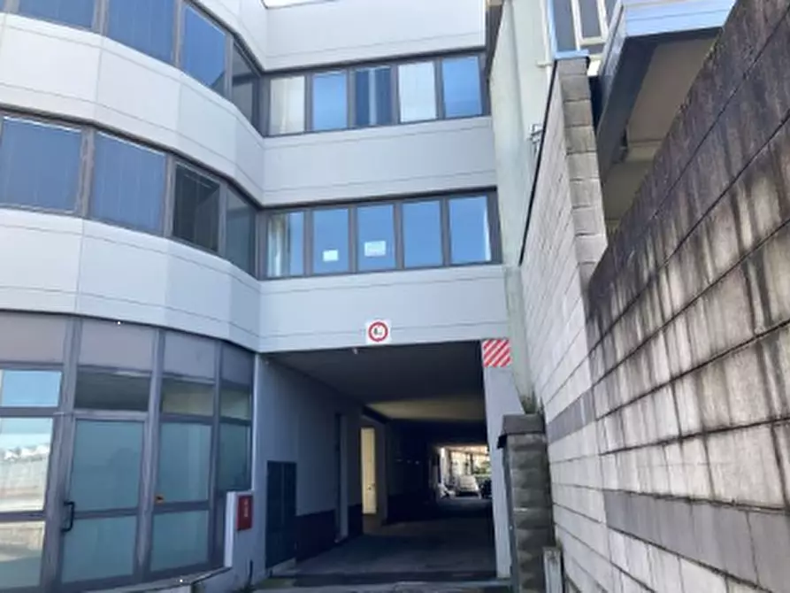 Immagine 1 di Ufficio in vendita  in Via Guido Galimberti a Bergamo