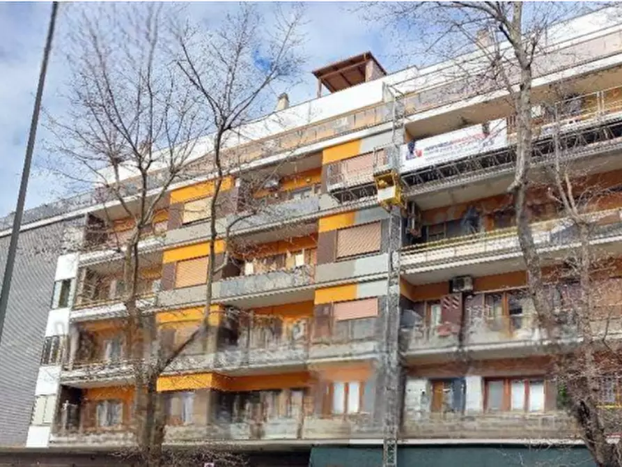 Immagine 2 di Appartamento in vendita  in Piazza Duca di Genova a Roma