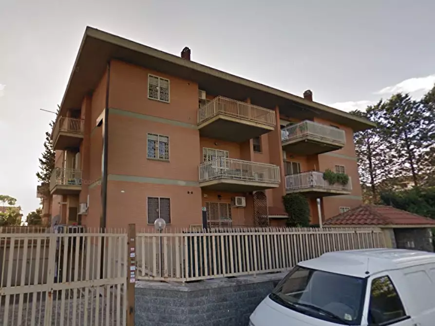Immagine 3 di Appartamento in vendita  in Via Cerisano a Roma
