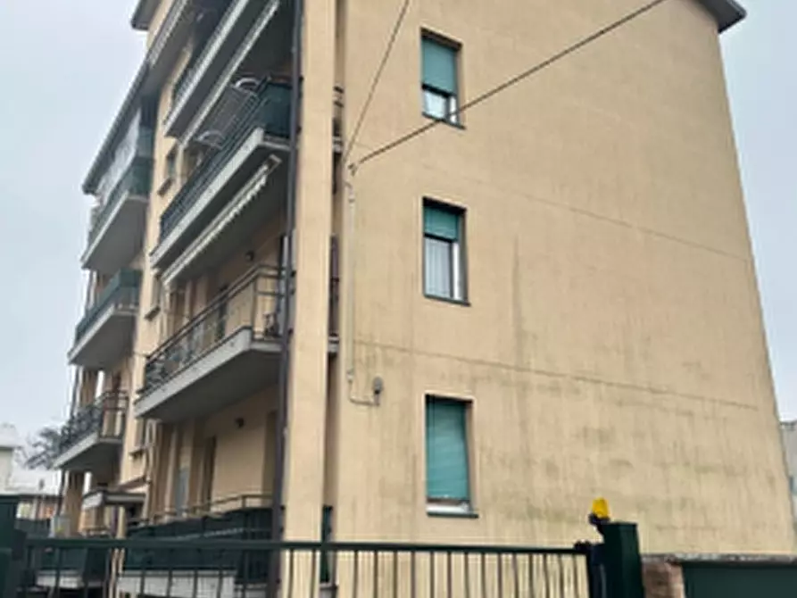 Immagine 9 di Appartamento in vendita  in Piazza Corvi a Biandronno