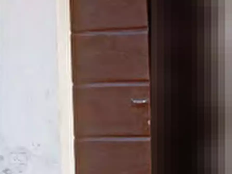 Immagine 3 di Appartamento in vendita  in Via Piazza Giuseppe Grandi  a Valganna