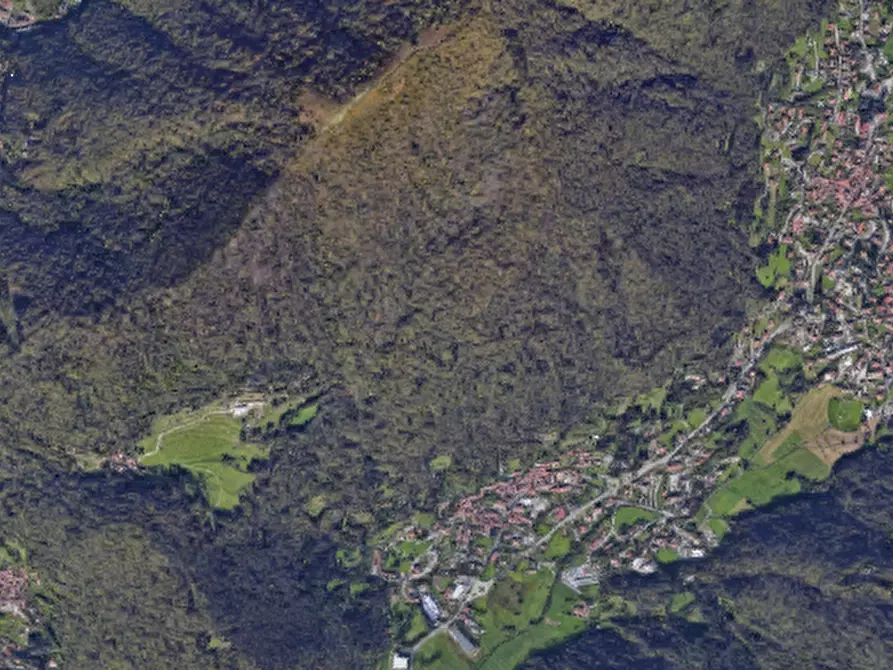 Immagine 3 di Terreno edificabile in vendita  in Via San Michele  a Valbrona