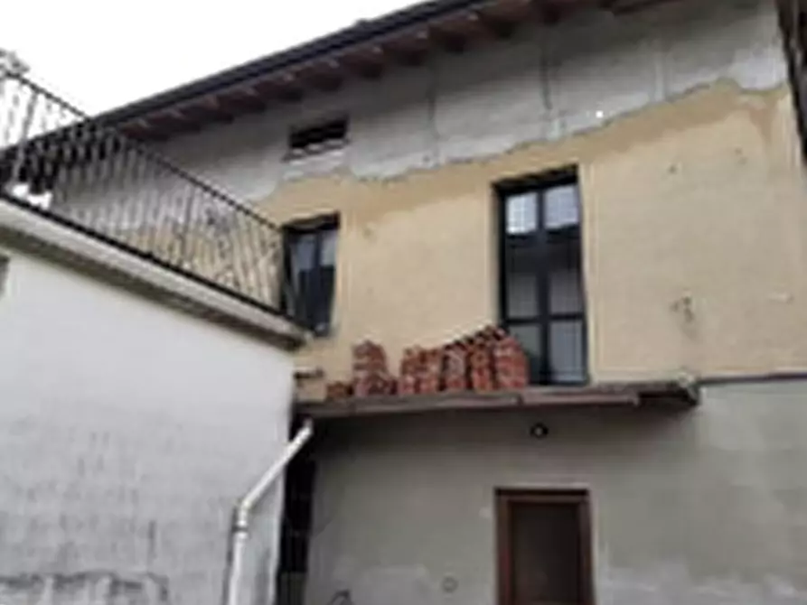 Immagine 5 di Casa indipendente in vendita  in Via Giacomo Matteotti a Gazzada Schianno