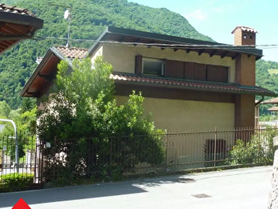 Immagine 9 di Casa indipendente in vendita  in Via del Tonale e Mendola  a Endine Gaiano