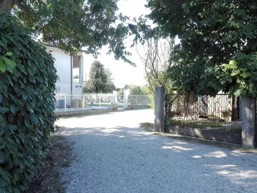 Immagine 3 di Porzione di casa in vendita  in Via Stazione a Vedelago