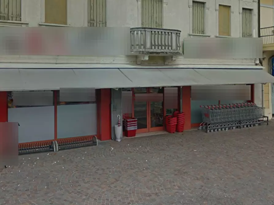 Immagine 2 di Negozio in vendita  in Via Roma a Salgareda