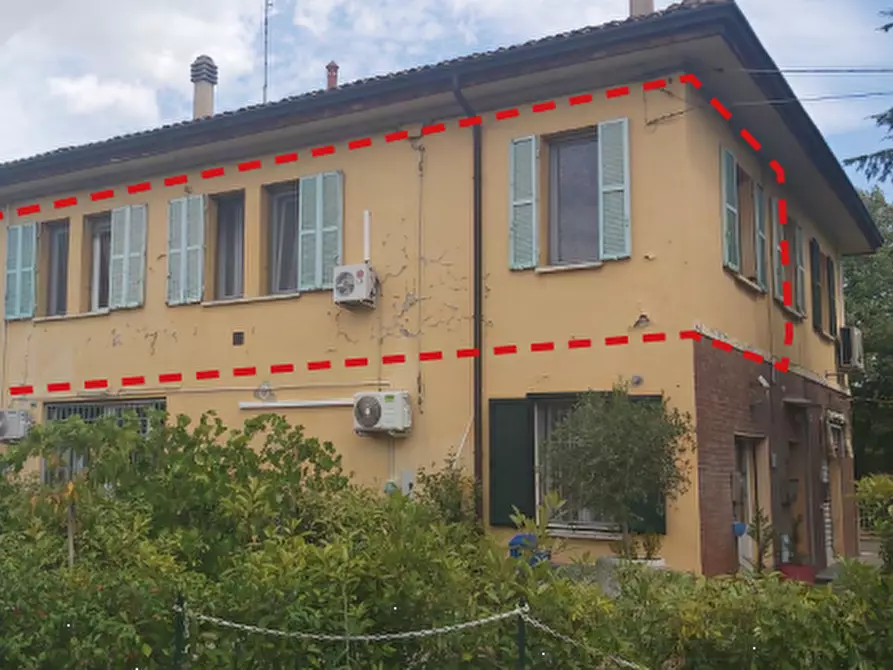 Immagine 1 di Appartamento in vendita  in Via Agucchi  a Bologna