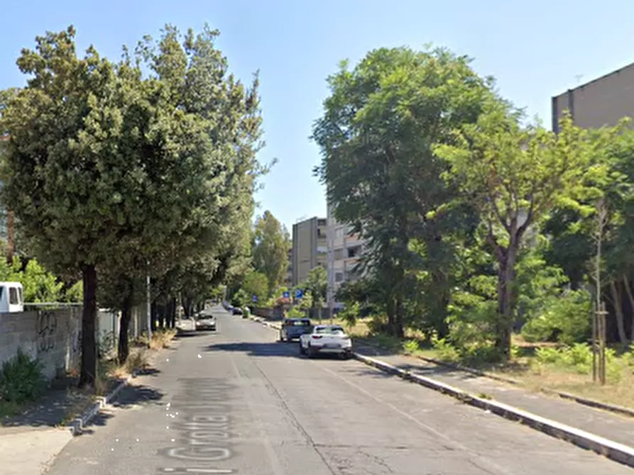 Immagine 4 di Garage in vendita  in Via di Grotta di Gregna  a Roma