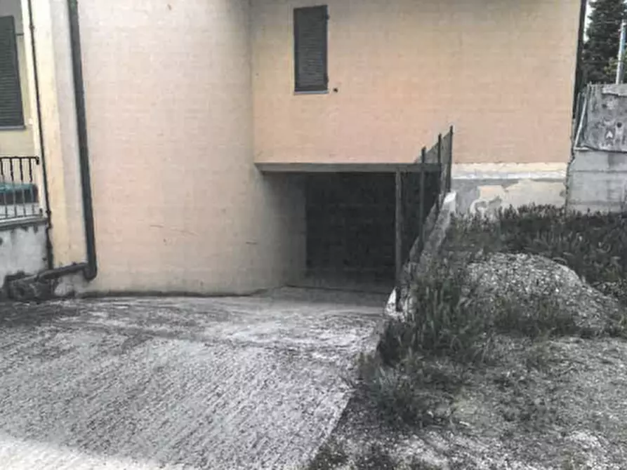 Immagine 3 di Appartamento in vendita  in Via Papa Giovanni XXIII a Montecalvo In Foglia