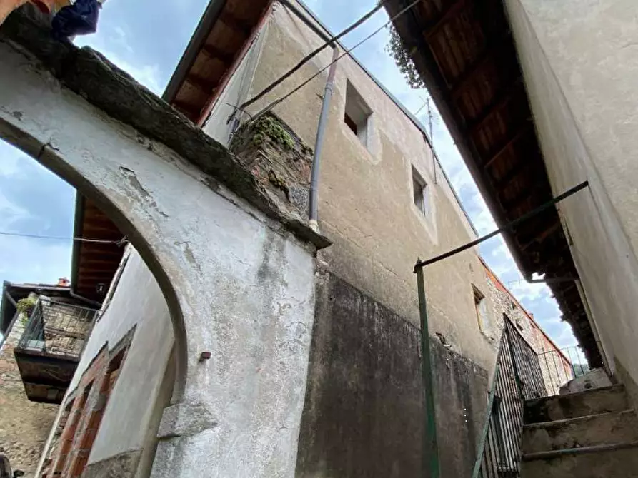 Immagine 6 di Rustico / casale in vendita  in Via G. Marconi a Besano