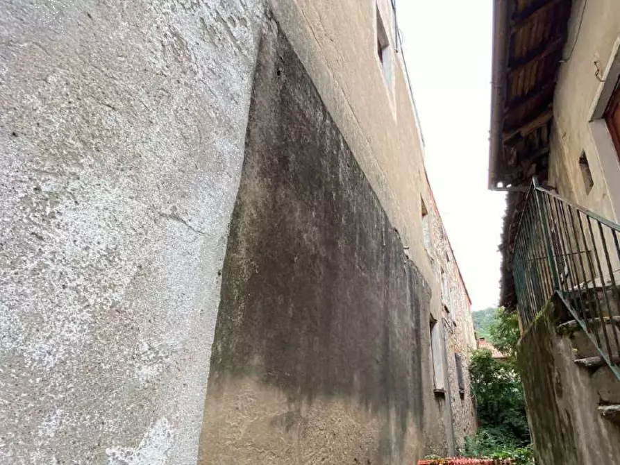 Immagine 7 di Rustico / casale in vendita  in Via G. Marconi a Besano