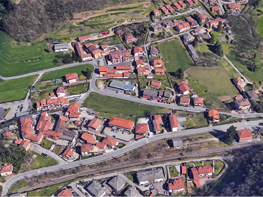 Immagine 10 di Rustico / casale in vendita  in Via G. Marconi a Besano