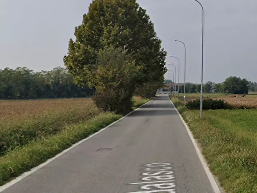 Immagine 15 di Garage in vendita  in Via Veneziana Badalasco a Fara Gera D'adda