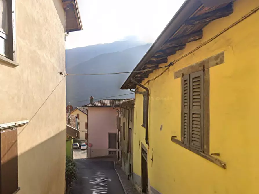 Immagine 16 di Appartamento in vendita  in Via Dante Alighieri a Endine Gaiano