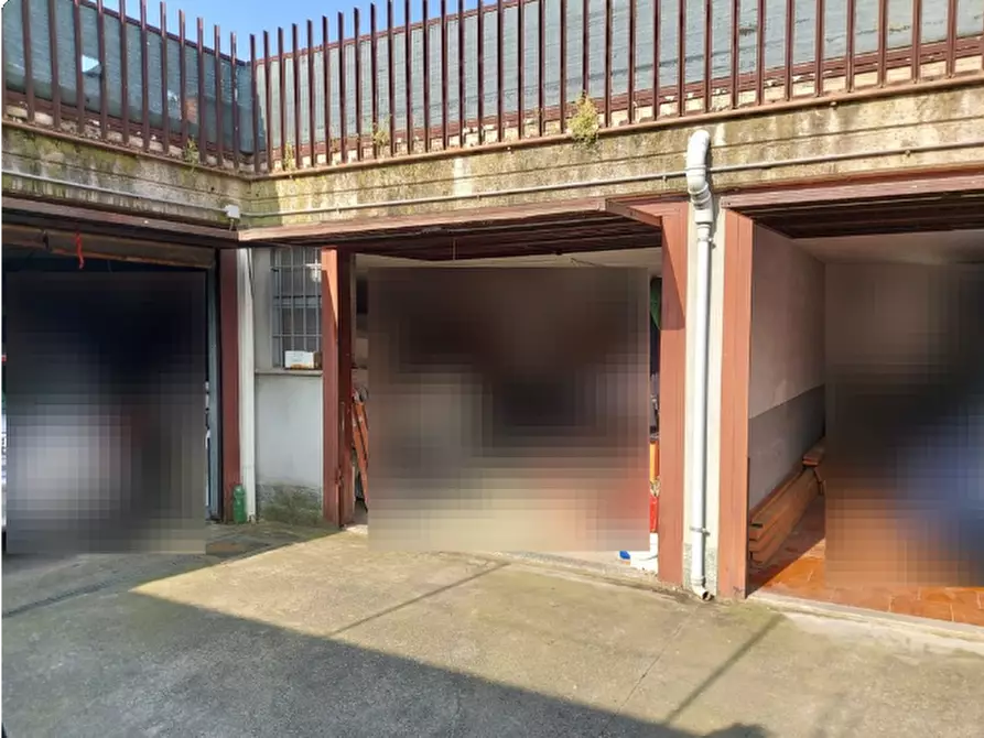 Immagine 1 di Garage in vendita  in via Giulio Verne a Bagnatica