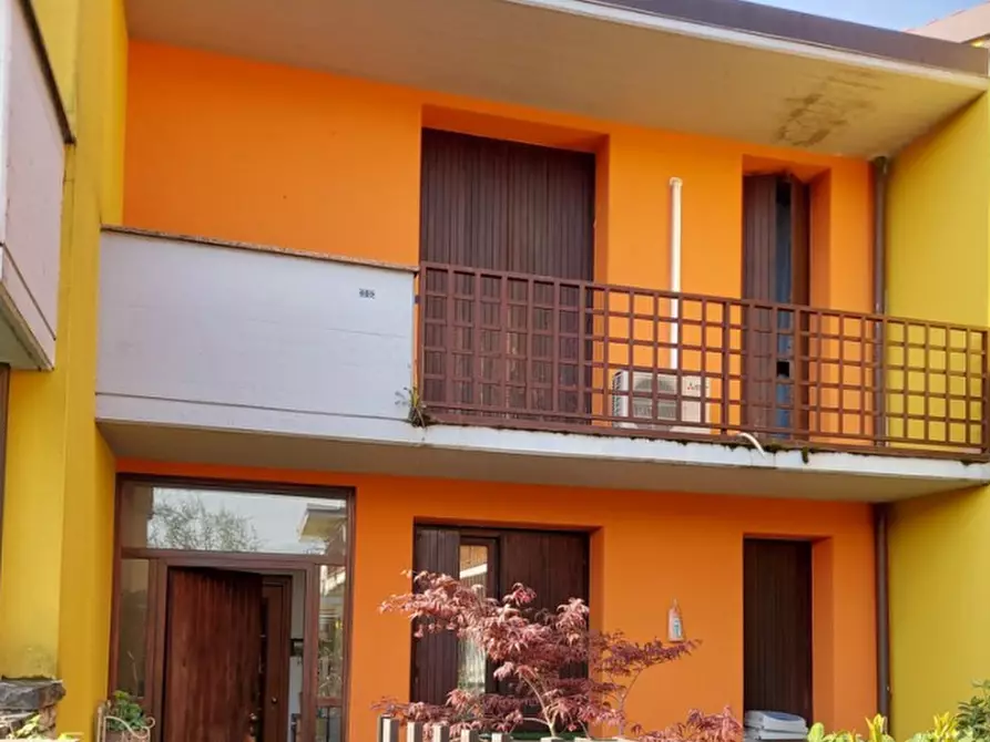 Immagine 2 di Villetta a schiera in vendita  in Via Giulio Verne a Bagnatica