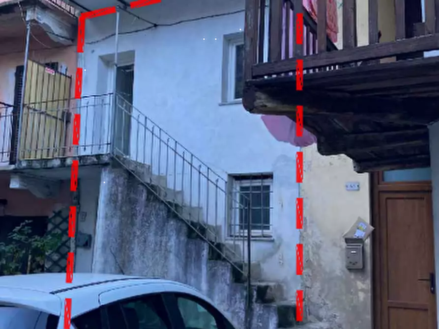 Immagine 3 di Porzione di casa in vendita  in Via G. Marconi a Besano