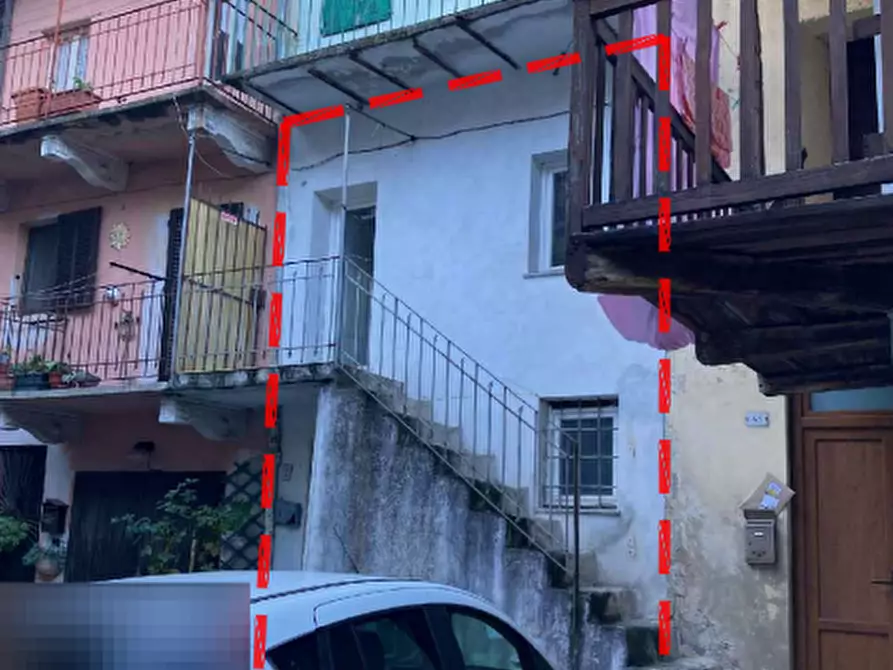 Immagine 5 di Porzione di casa in vendita  in Via G. Marconi a Besano